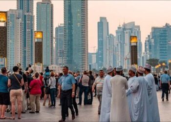 Enjoy a free city tour in Gulf during transit