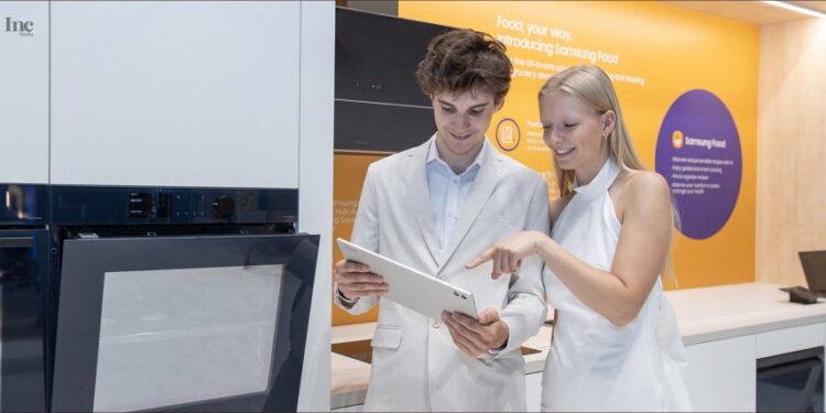 Samsung announced their new AI-powered technology to personalize food and recipe service.